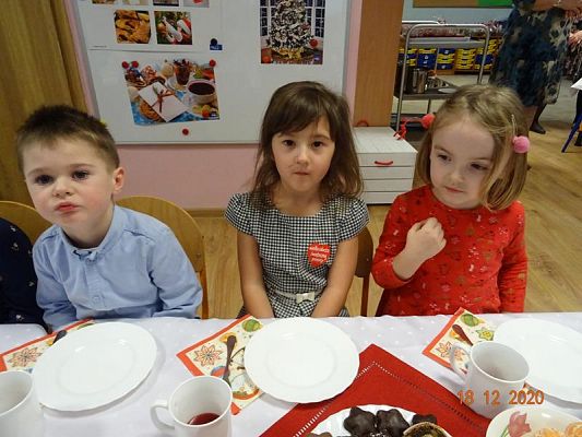 Grafika #12: Spotkanie wigilijne