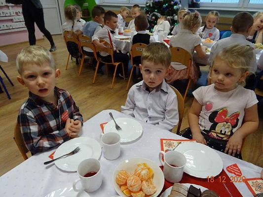 Grafika #13: Spotkanie wigilijne