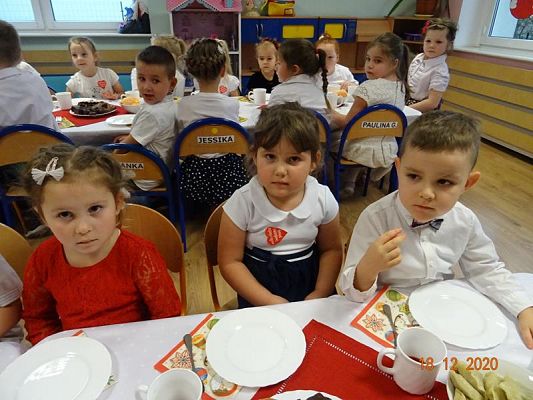 Grafika #15: Spotkanie wigilijne