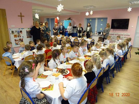 Grafika #17: Spotkanie wigilijne