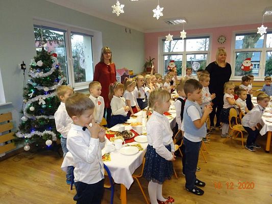 Grafika #19: Spotkanie wigilijne