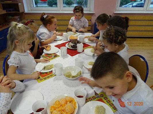 Grafika #20: Spotkanie wigilijne