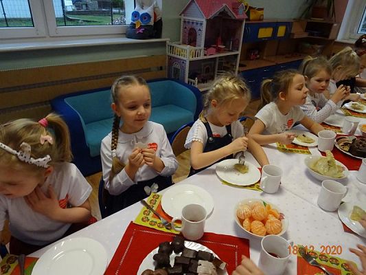 Grafika #23: Spotkanie wigilijne