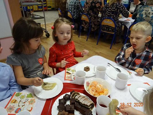 Grafika #30: Spotkanie wigilijne