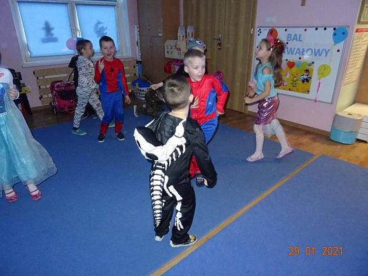 Grafika #42: Bal karnawałowy cz. I