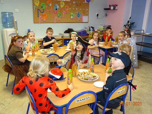 Grafika #6: Bal karnawałowy cz. I