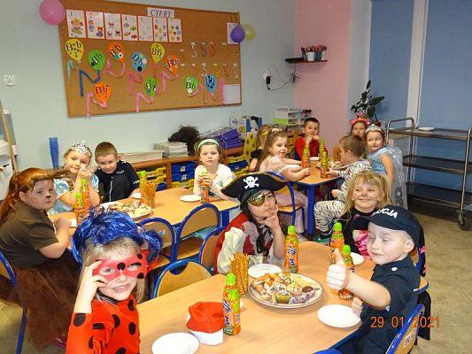 Grafika #4: Bal karnawałowy cz. I