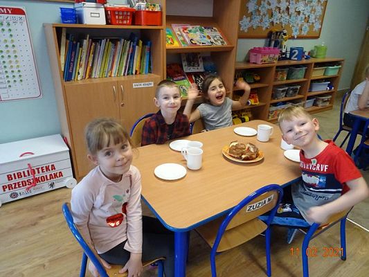 Grafika #7: Tłusty czwartek w przedszkolu