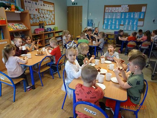 Grafika #13: Tłusty czwartek w przedszkolu
