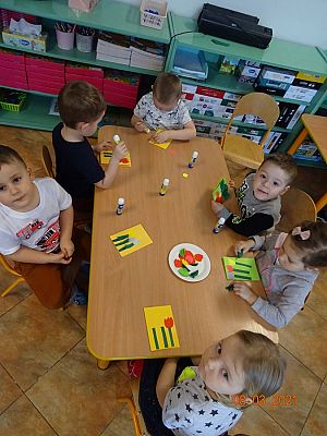 Grafika #3: Dzień Kobiet w przedszkolu