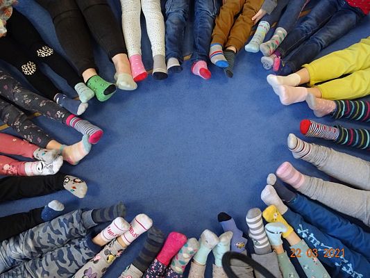 Grafika #0: Dzień kolorowej skarpetki-Światowy Dzień Osób z Zespołem Downa