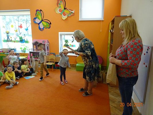 Grafika #12: Wręczenie nagród w konkursie plastycznym Ozdoba wielkanocna