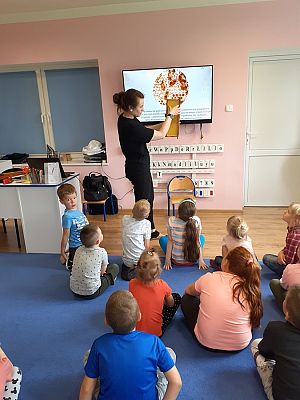 Grafika #46: Światowy Dzień Pszczół-zajęcia gr. II