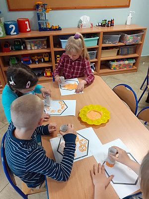 Grafika #39: Światowy Dzień Pszczół-zajęcia gr. II