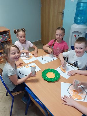 Grafika #38: Światowy Dzień Pszczół-zajęcia gr. II