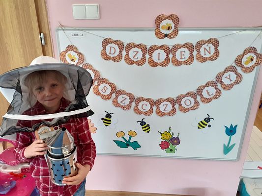 Grafika #26: Światowy Dzień Pszczół-zajęcia gr. II