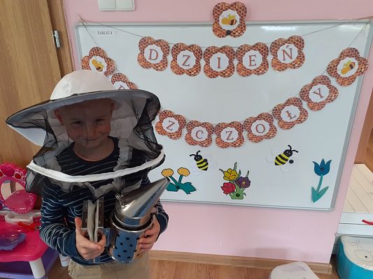 Grafika #27: Światowy Dzień Pszczół-zajęcia gr. II