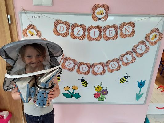 Grafika #17: Światowy Dzień Pszczół-zajęcia gr. II