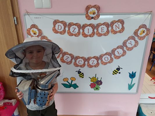 Grafika #13: Światowy Dzień Pszczół-zajęcia gr. II