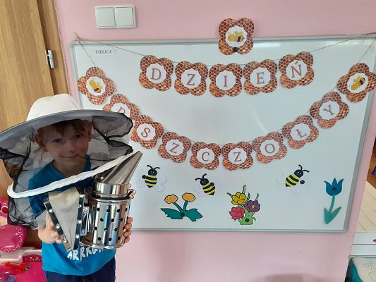 Grafika #7: Światowy Dzień Pszczół-zajęcia gr. II