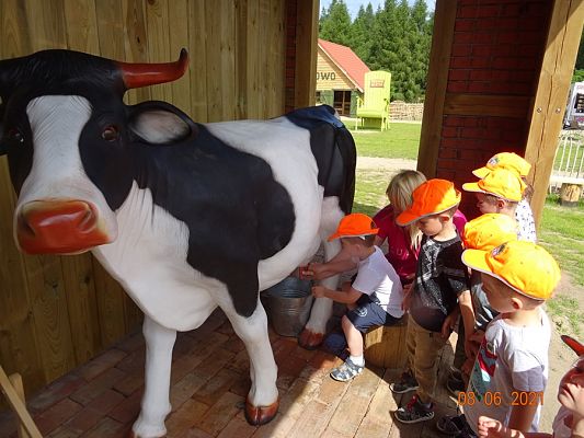 Grafika #24: Wycieczka na Farmę Alexa cz. I