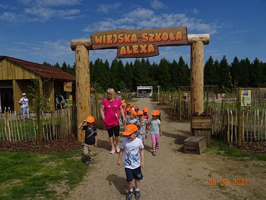 Grafika #0: Wycieczka na Farmę Alexa cz. II