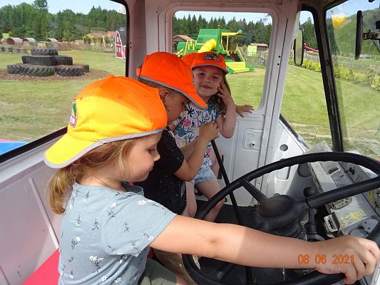 Grafika #32: Wycieczka na Farmę Alexa cz. II