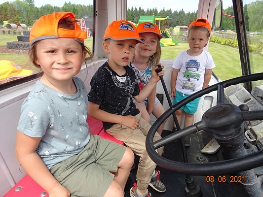 Grafika #33: Wycieczka na Farmę Alexa cz. II