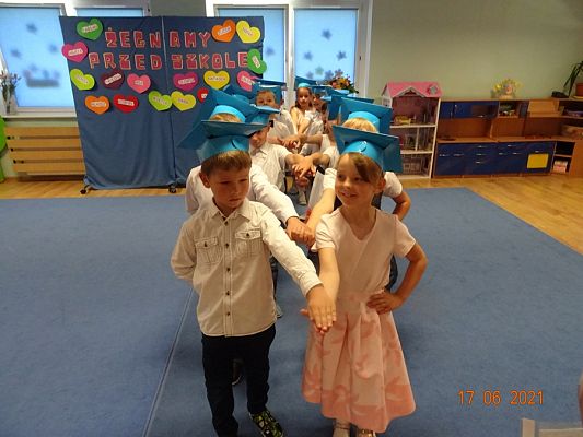 Grafika #1: Żegnaj przedszkole.zakończenie 6-latków cz. II