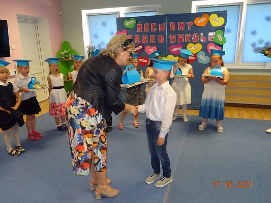 Grafika #10: Żegnaj przedszkolezakończenie 6-latków cz. III