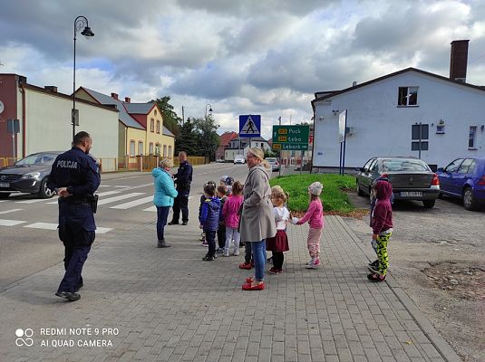 Grafika #0: Spotkanie z policjantami cz. I