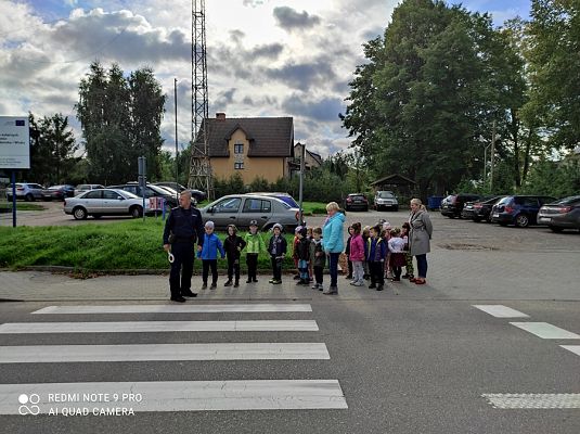 Grafika #1: Spotkanie z policjantami cz. I