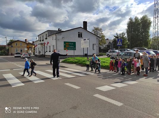 Grafika #2: Spotkanie z policjantami cz. I