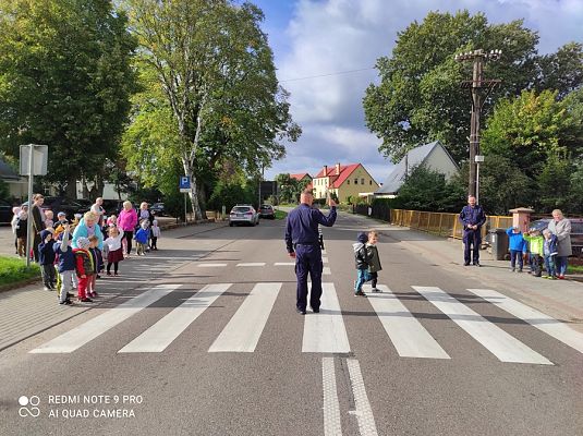 Grafika #3: Spotkanie z policjantami cz. I