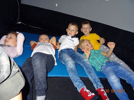 Grafika #8: Kino sferyczne w przedszkolu