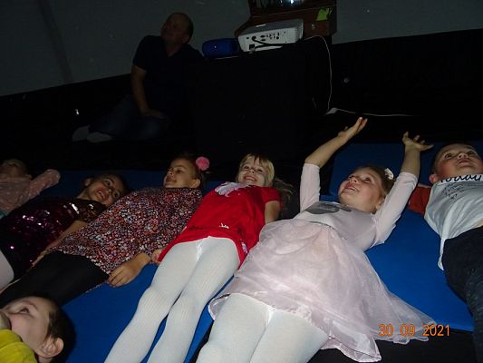 Grafika #9: Kino sferyczne w przedszkolu