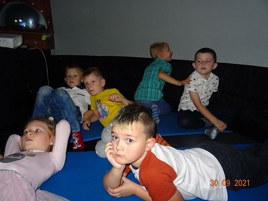 Grafika #10: Kino sferyczne w przedszkolu