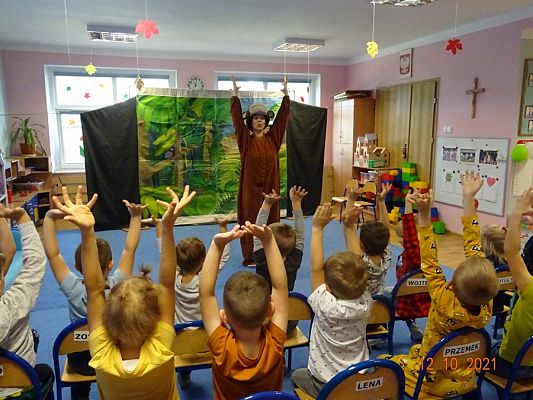 Grafika #7: Teatrzyk Przygody Małpki Fiki-Miki