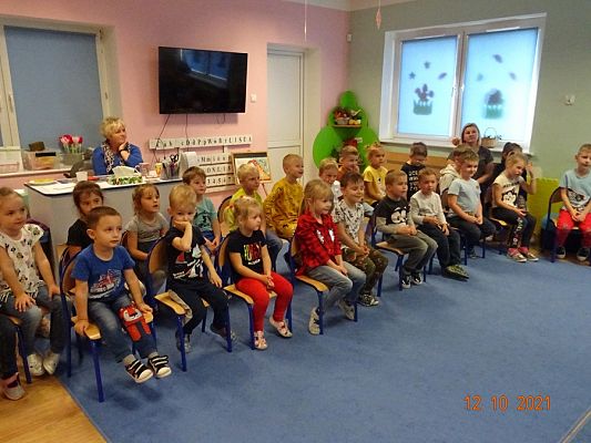 Grafika #8: Teatrzyk Przygody Małpki Fiki-Miki