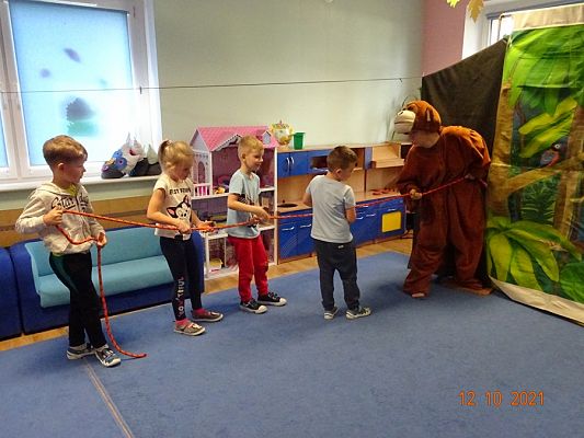 Grafika #10: Teatrzyk Przygody Małpki Fiki-Miki