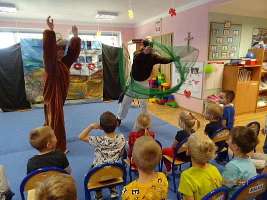 Grafika #16: Teatrzyk Przygody Małpki Fiki-Miki