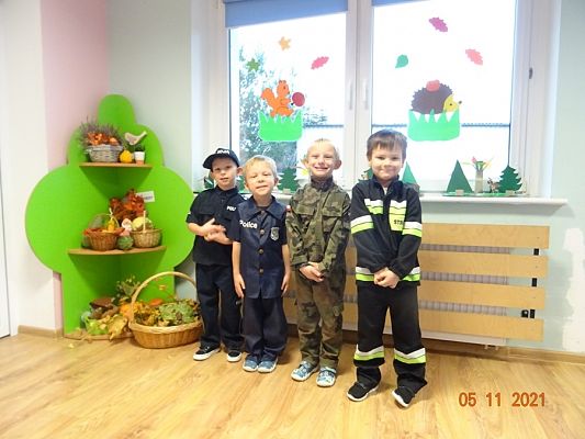 Grafika #1: Międzynarodowy Dzień Postaci Bajkowych cz.I