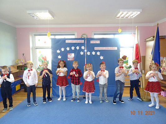 Grafika #16: Narodowe Święto Niepodległości i Akcja Szkoła do Hymnu cz. I