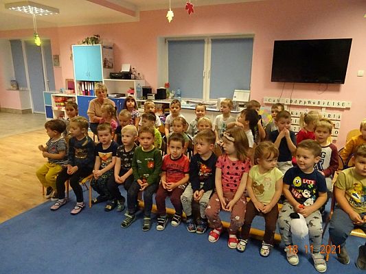 Grafika #1: Teatrzyk Powrót w Krainę Baśni