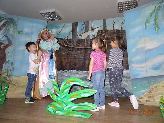 Grafika #14: Teatrzyk Powrót w Krainę Baśni