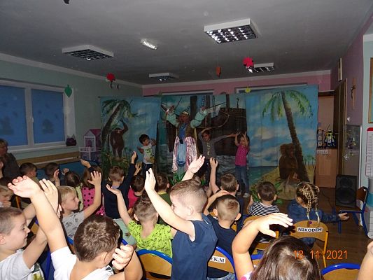 Grafika #17: Teatrzyk Powrót w Krainę Baśni