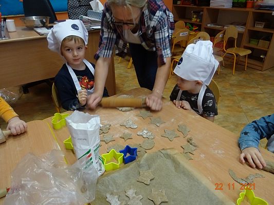 Grafika #9: Pieczemy świąteczne pierniczki cz.I