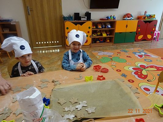 Grafika #10: Pieczemy świąteczne pierniczki cz.I