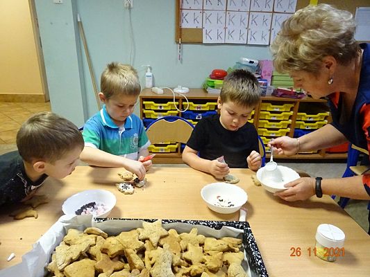 Grafika #9: Dekorujemy świąteczne pierniki cz. II