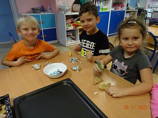 Grafika #10: Dekorujemy świąteczne pierniki cz. II